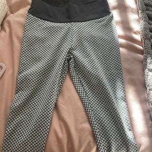 Women’s butt lifting workout leggings 7/8 length size medium